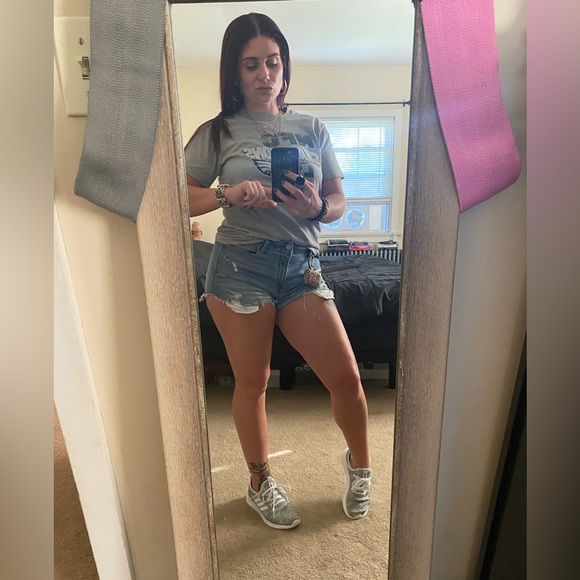 Meet Your Posher - Picture 4 of 5